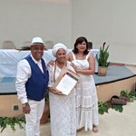 Diretor da Edufal entrega convites a homenageadas da Bienal de Alagoas 2025